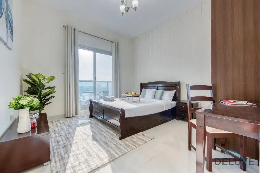 Дубай: Modern 2 BR Apartment at Elite Residences 7 Sports City by Deluxe Holiday Homes