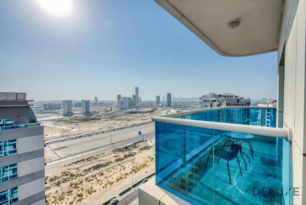 Дубай: Modern 2 BR Apartment at Elite Residences 7 Sports City by Deluxe Holiday Homes