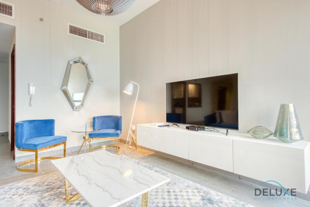 Дубай: Sophisticated 2BR with Assitant's Room in Amwaj 4 JBR by Deluxe Holiday Homes