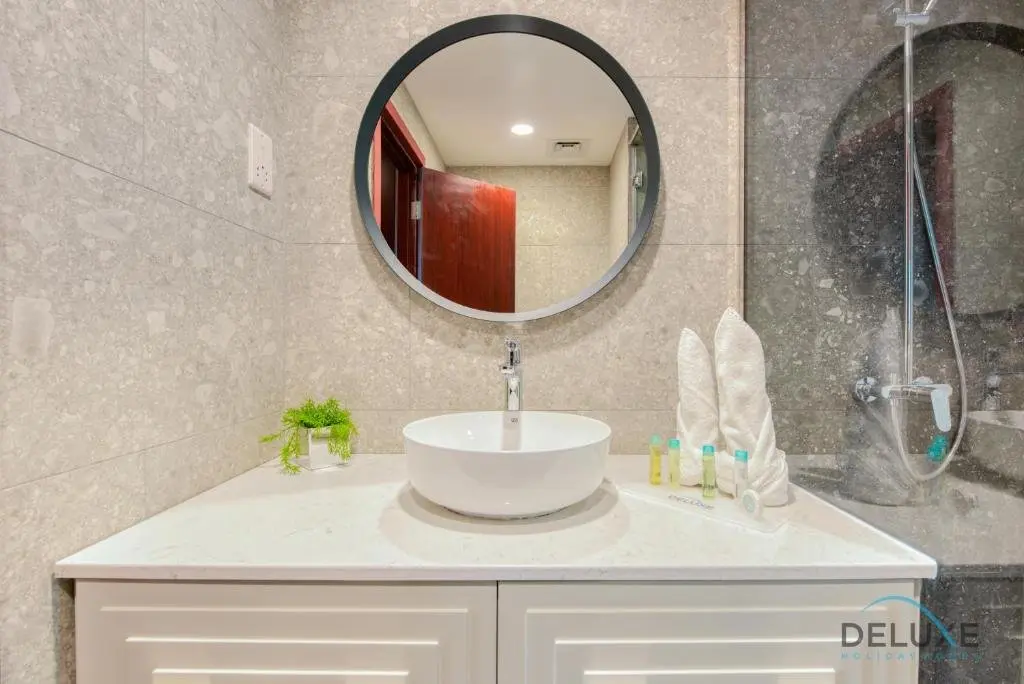 Дубай: Sophisticated 2BR with Assitant's Room in Amwaj 4 JBR by Deluxe Holiday Homes