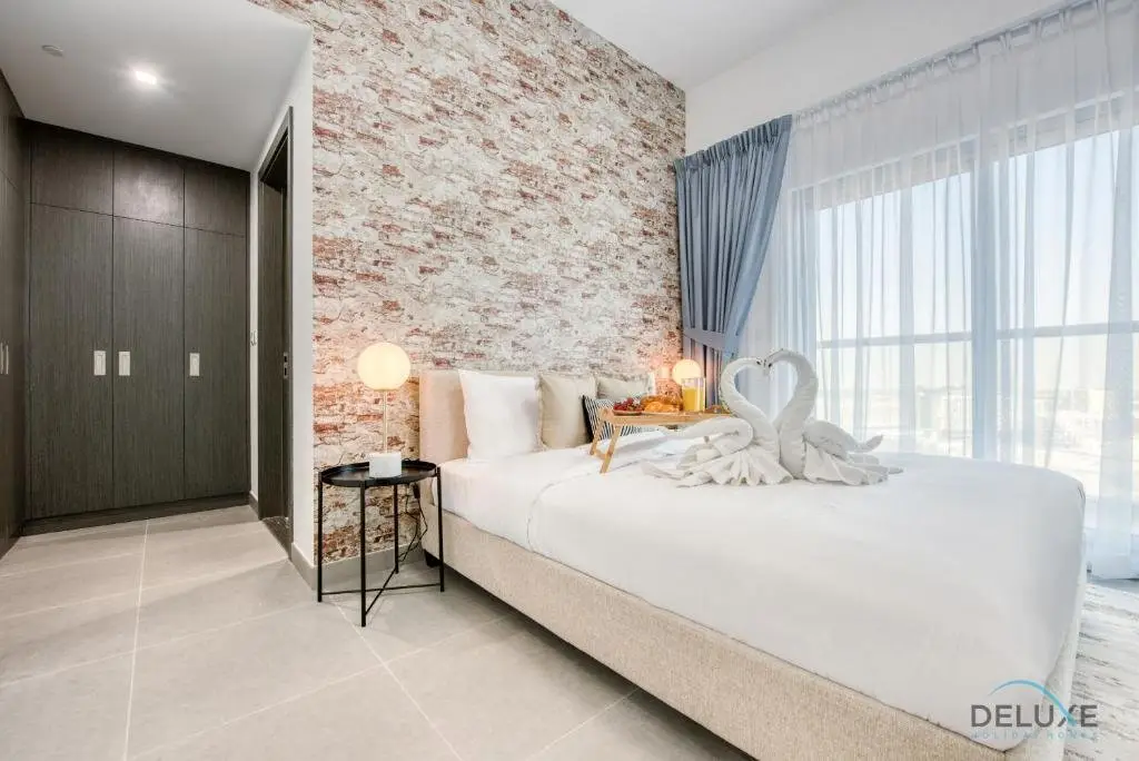 Дубай: Stylish 2BR in Bella Rose Al Barsha South by Deluxe Holiday Homes
