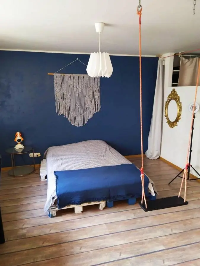 Санкт-Петербург: Laguna loft cтудия с качелями