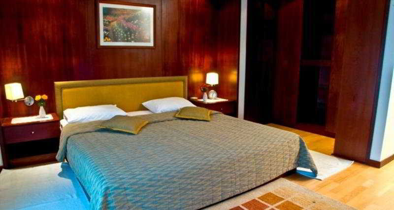 Дубай: Al Faris 3 Deluxe Hotel Apartments