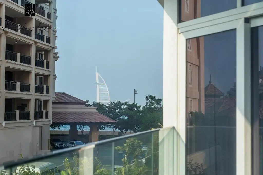 Дубай: Mira Holiday Homes - 1 Bedroom in Palm Jumeirah with Beach Access
