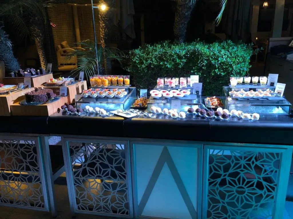 Дубай: Holiday Home - Address Dubai Mall Residences 23 floor 1 bedroom