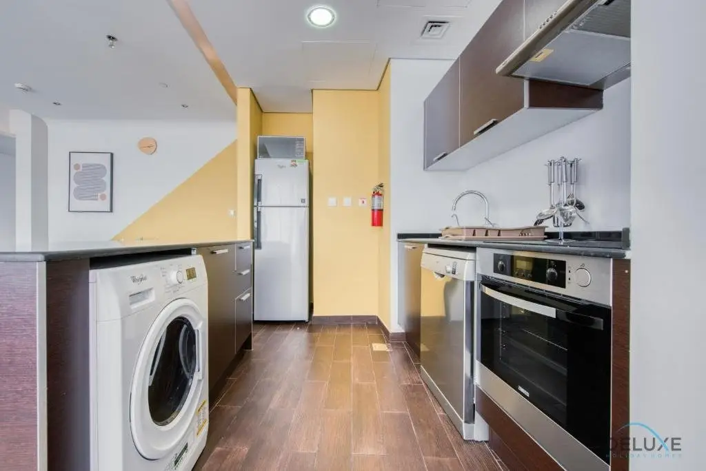 Дубай: Homely 1BR at The Matrix Dubai Sports City by Deluxe Holiday Homes