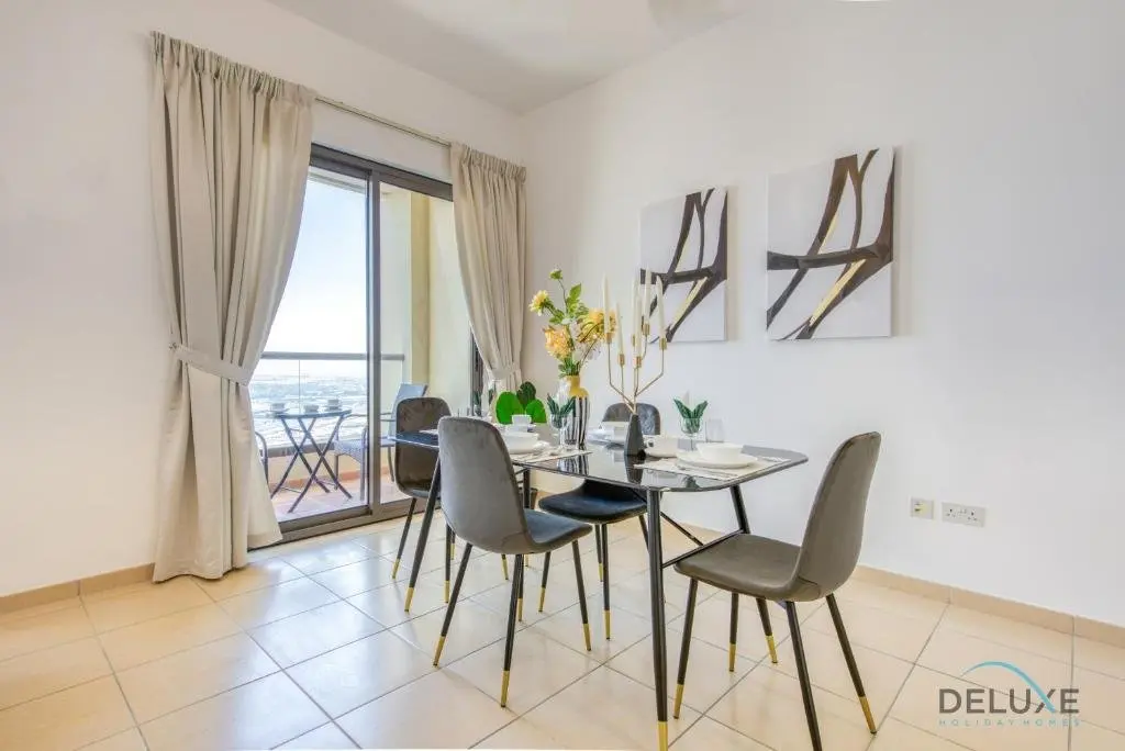 Дубай: Heavenly 2BR in Shams 2 JBR by Deluxe Holiday Homes