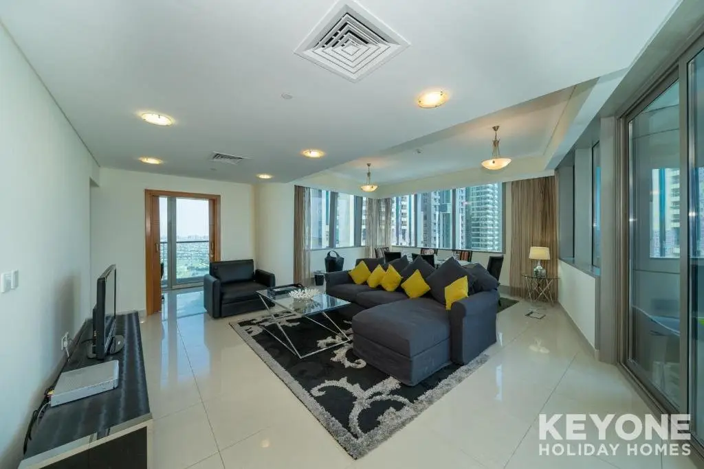 Дубай: KeyOne - 2BR in Ocean Heights