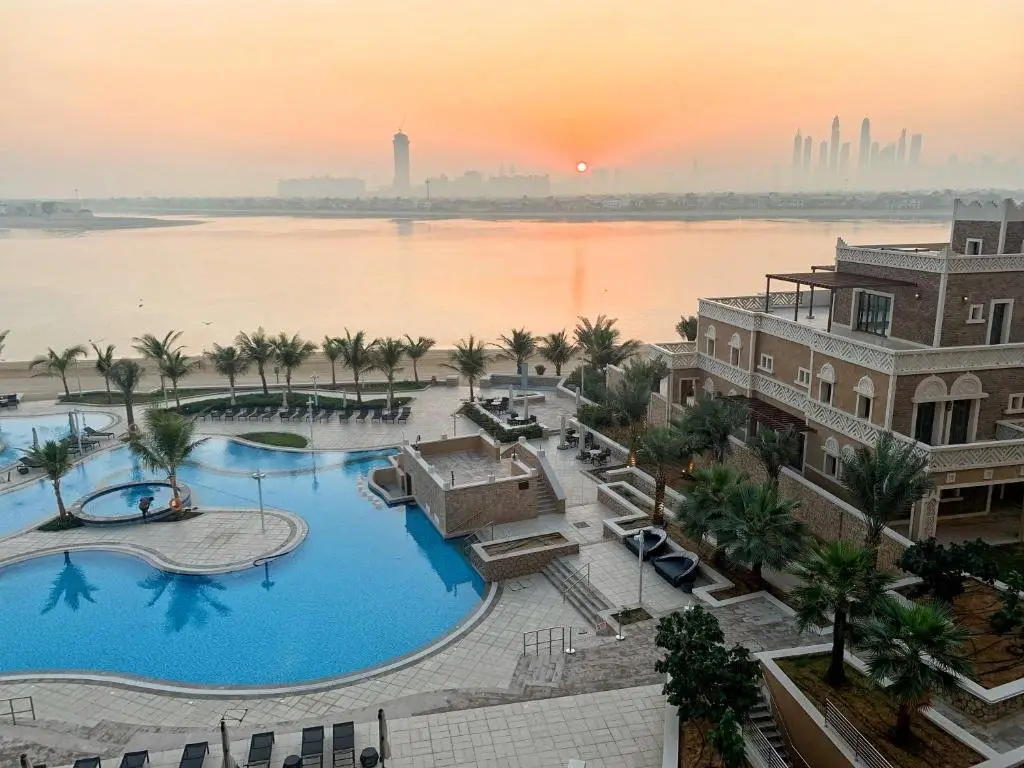 Дубай: Luxury Apartments at Balqis Residence