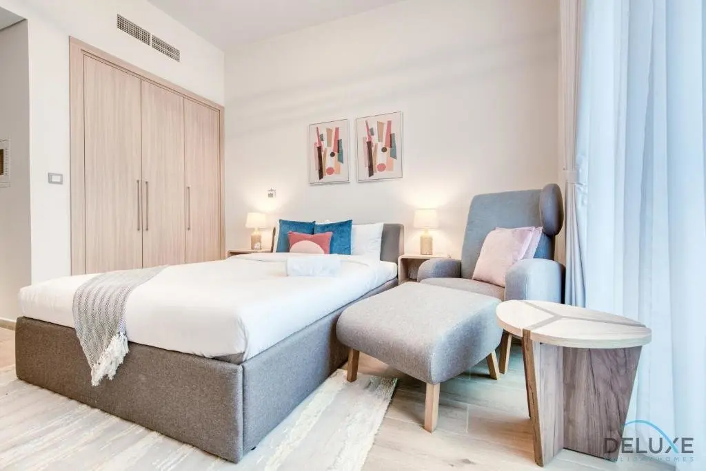 Дубай: Adorable Studio at Aura Residences Jebel Ali by Deluxe Holiday Homes
