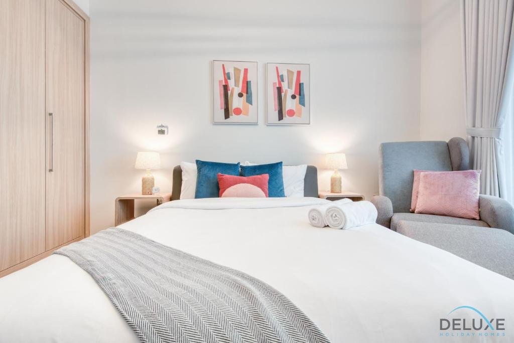 Дубай: Adorable Studio at Aura Residences Jebel Ali by Deluxe Holiday Homes