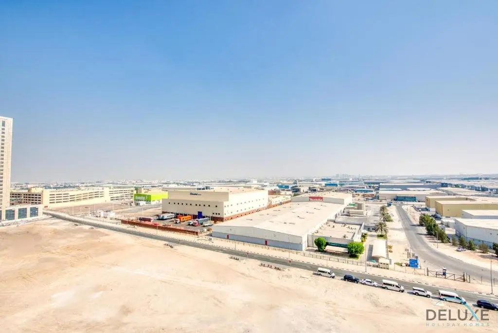 Дубай: Adorable Studio at Aura Residences Jebel Ali by Deluxe Holiday Homes