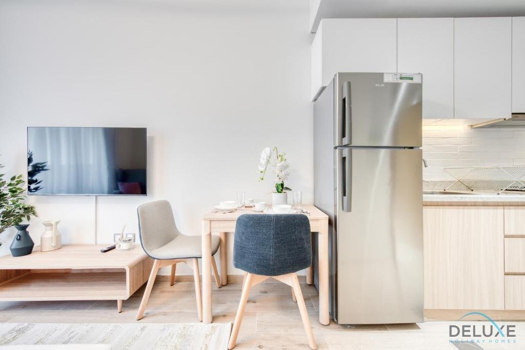 Дубай: Adorable Studio at Aura Residences Jebel Ali by Deluxe Holiday Homes
