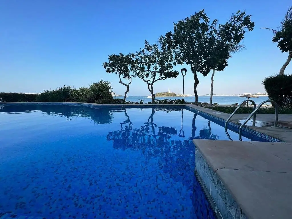 2BR ON PALM JUMEIRAH SHORELINE 12 - Pool & Beach Access — фото 1