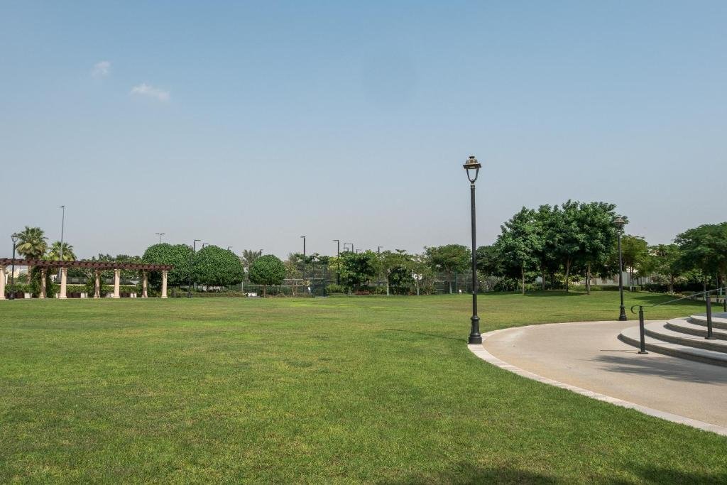 Дубай: Elegant 1 Bedroom in Madinat Badr