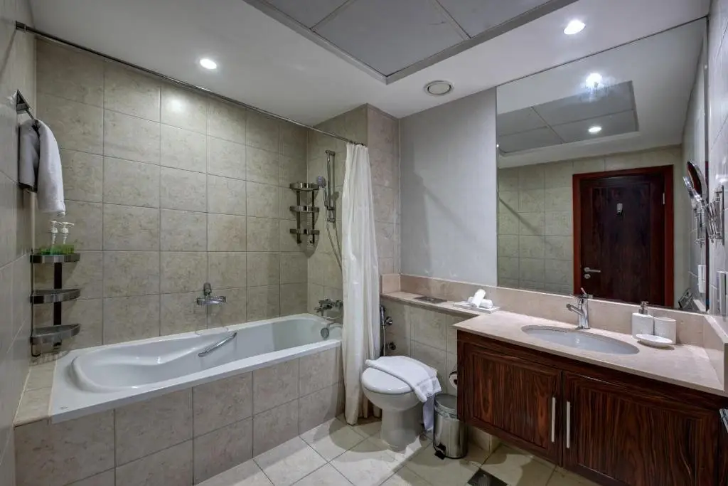 Дубай: Key One Homes - Canal View