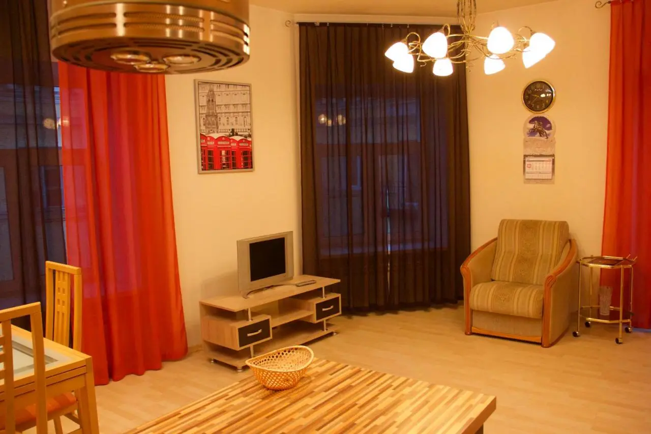 Санкт-Петербург: LUX Apartment on Nevsky 13
