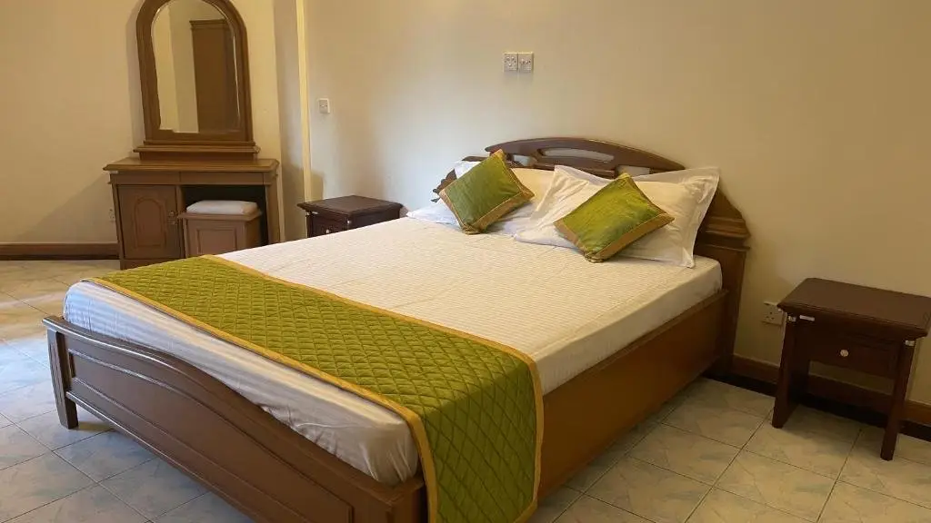 Фувамула: Отель Equator Inn 