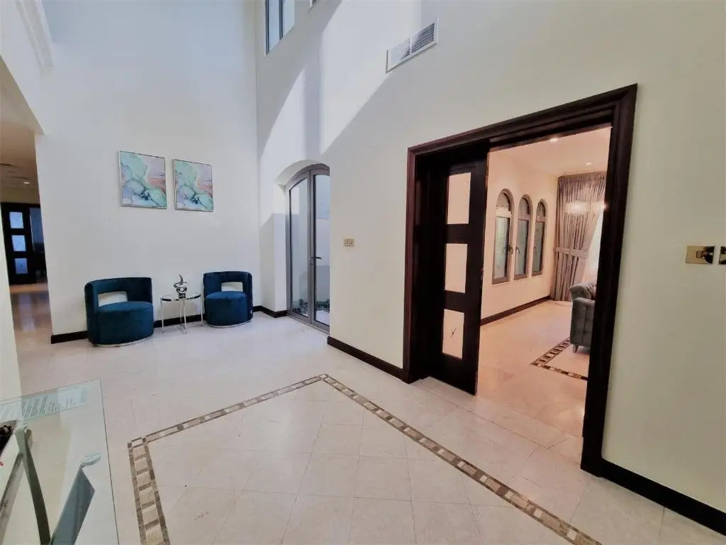 Дубай: Palm Jumeirah Stunning 4BHK Villa