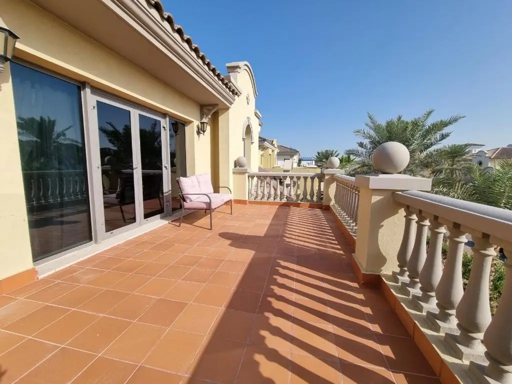 Дубай: Palm Jumeirah Stunning 4BHK Villa