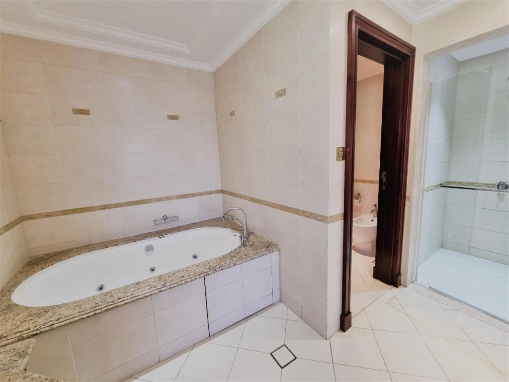 Дубай: Palm Jumeirah Stunning 4BHK Villa