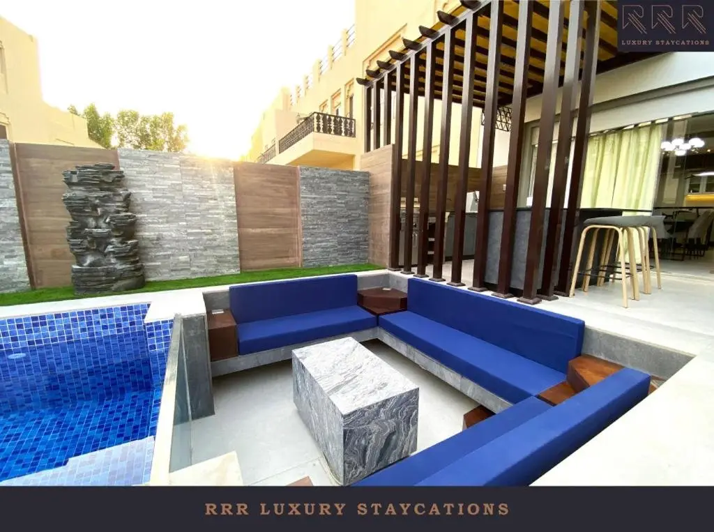 Рас-эль-Хайма: Cheerful 4-bedroom Villa with pool and BBQ area