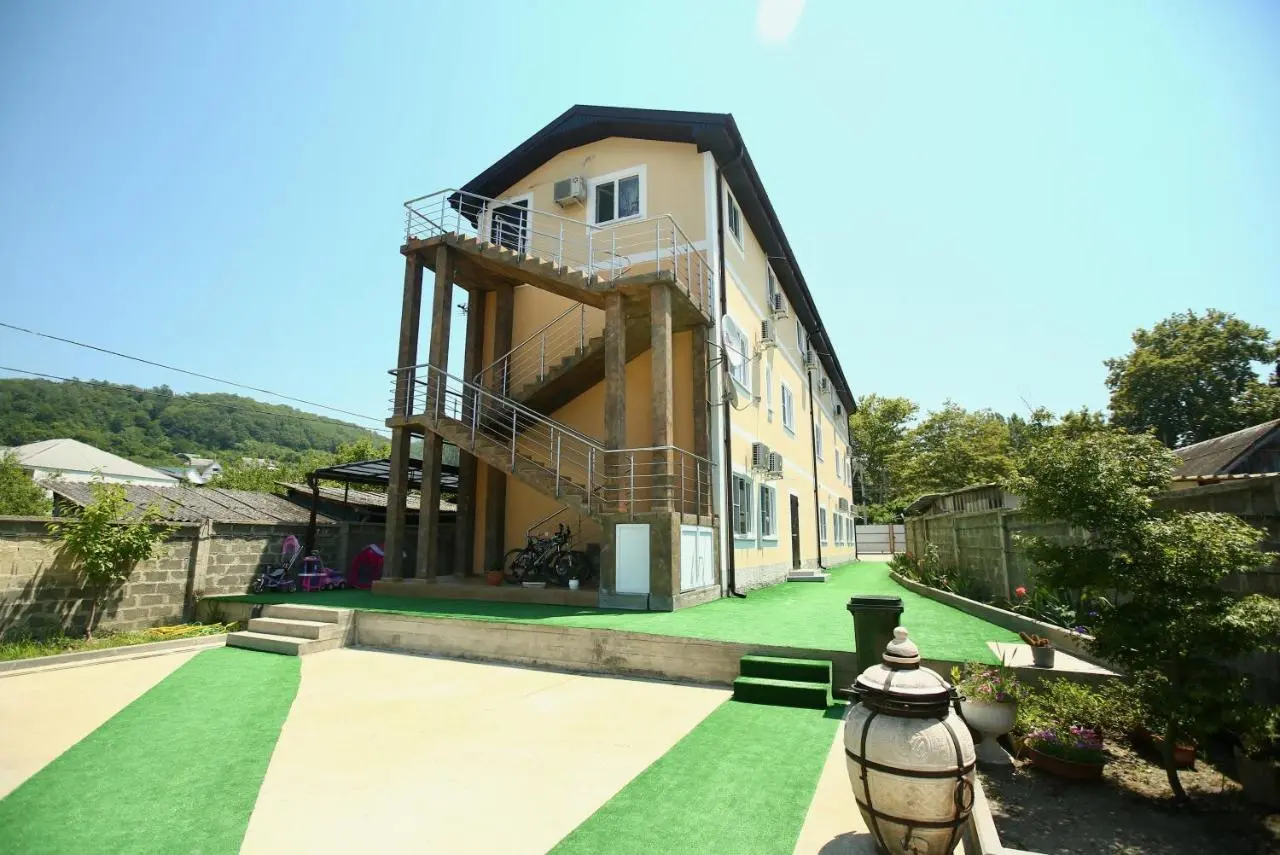 Сочи: Гостевой Дом TK's House
