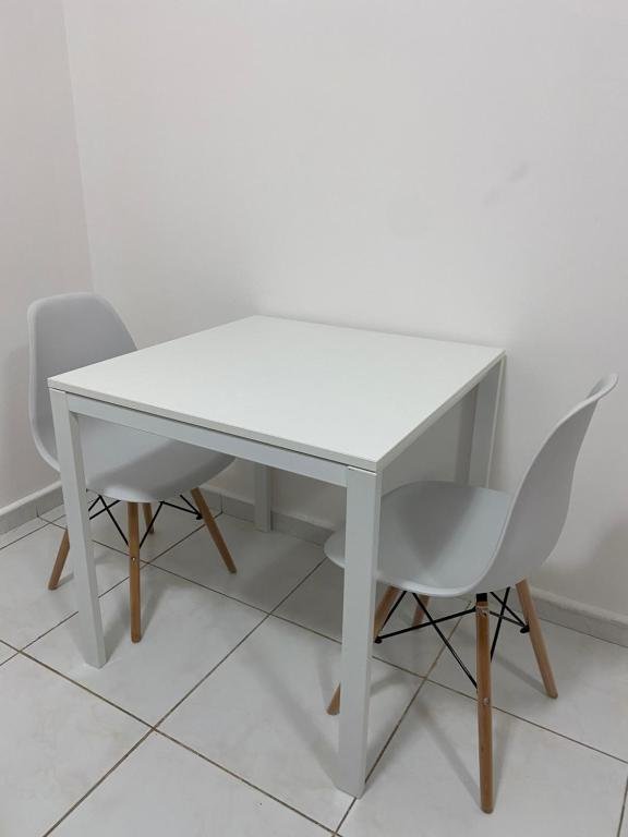 Шарджа: Sharjah Homestay not hotel Master Bedroom with attached private washroom in furnished 2 BHK flat