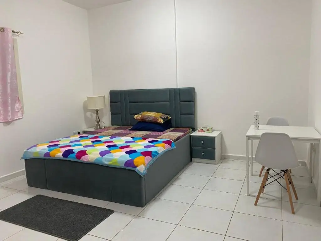 Шарджа: Sharjah Homestay not hotel Master Bedroom with attached private washroom in furnished 2 BHK flat