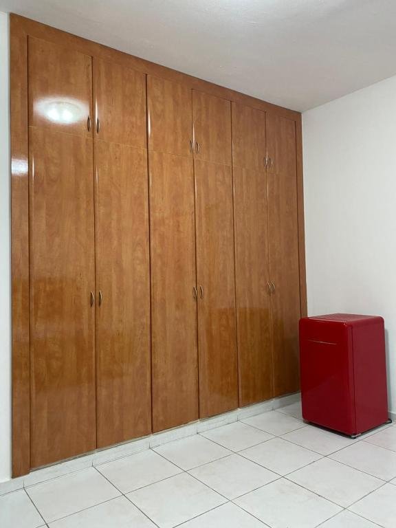 Шарджа: Sharjah Homestay not hotel Master Bedroom with attached private washroom in furnished 2 BHK flat