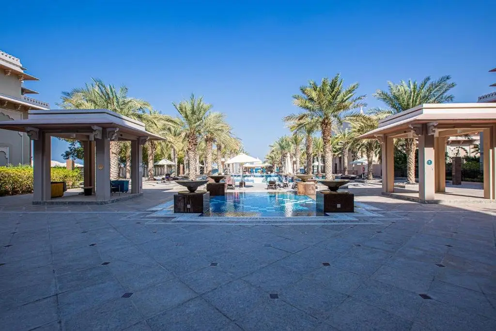 Дубай: TAJ 5* Palm Jumeirah apartment with beach access