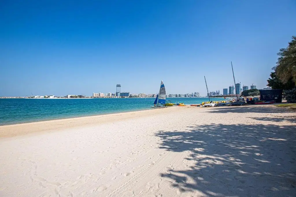 Дубай: TAJ 5* Palm Jumeirah apartment with beach access