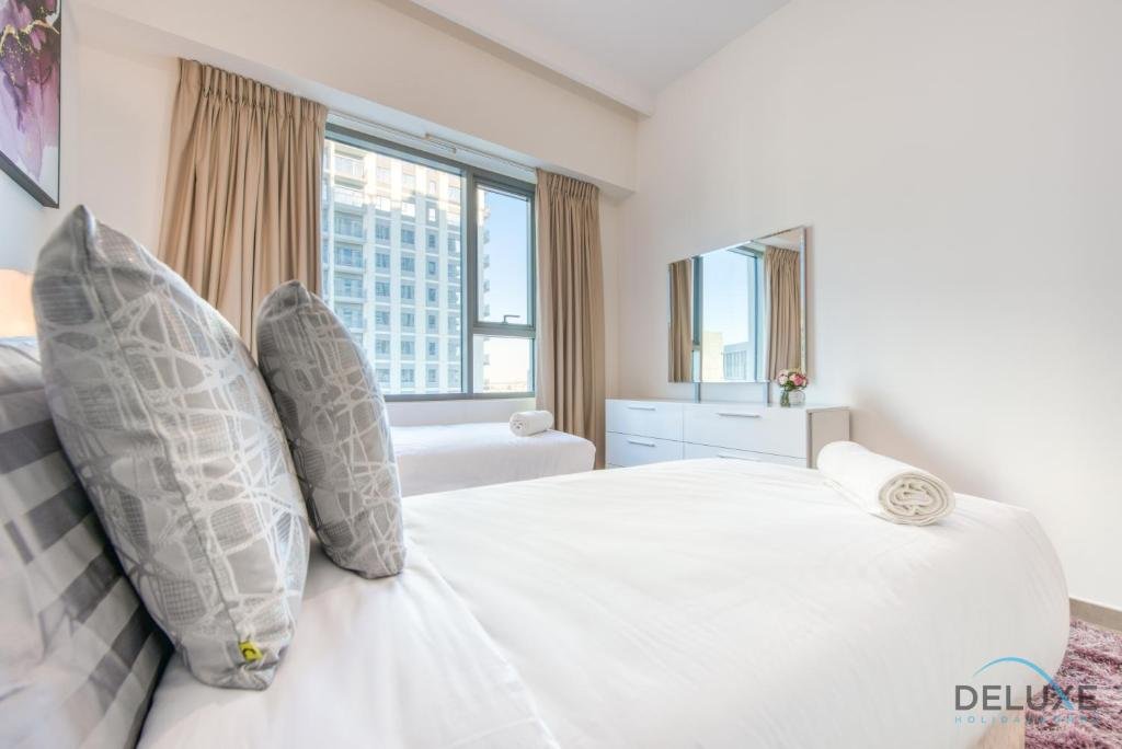 Дубай: Welcoming 2-bedroom Apartment at Park Heights, Dubai Hills by Deluxe Holiday Homes
