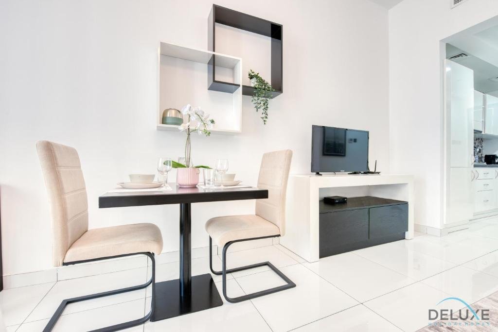 Дубай: Radiant Studio at Giovanni Boutique Suites DSC by Deluxe Holiday Homes