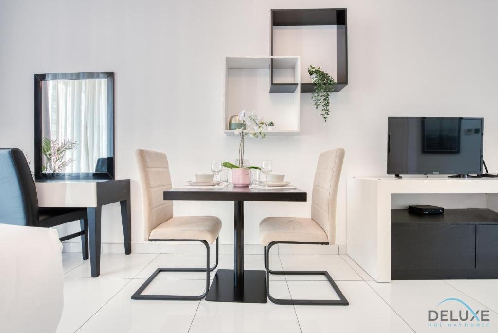 Дубай: Radiant Studio at Giovanni Boutique Suites DSC by Deluxe Holiday Homes