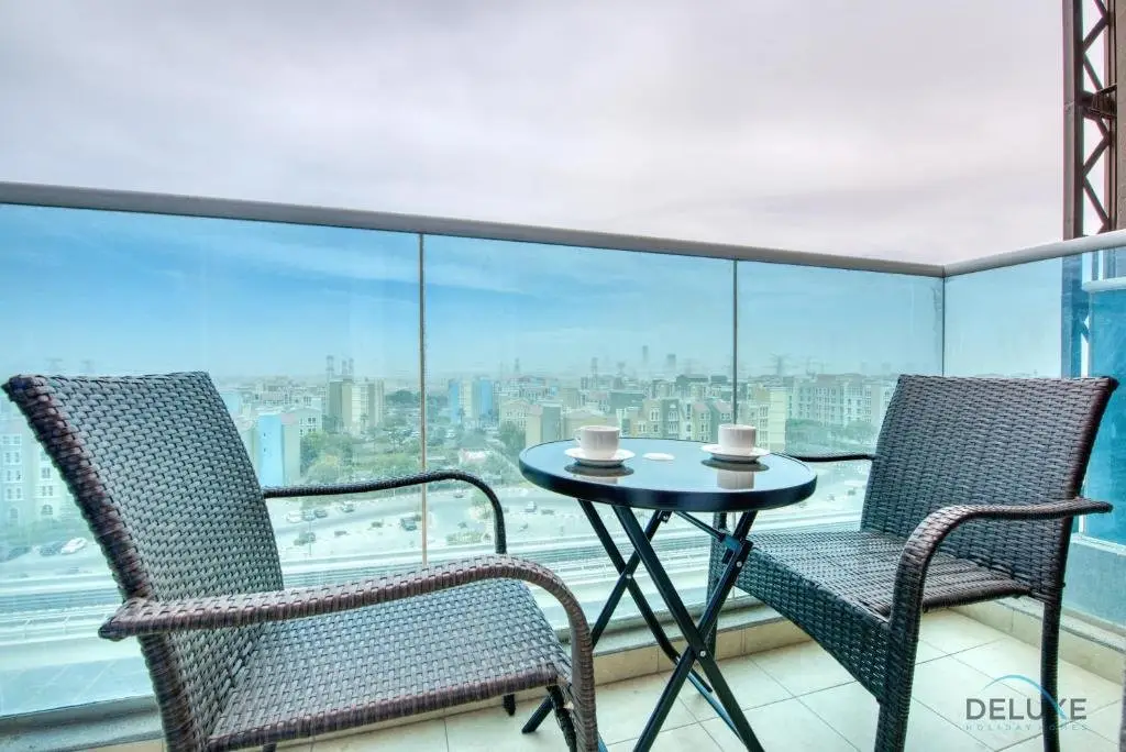 Дубай: Splendid 2BR in Victoria Residency Al Furjan by Deluxe Holiday Homes