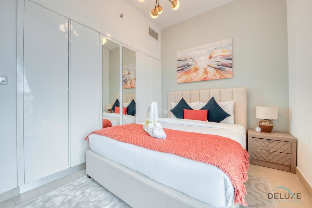Дубай: Splendid 2BR in Victoria Residency Al Furjan by Deluxe Holiday Homes