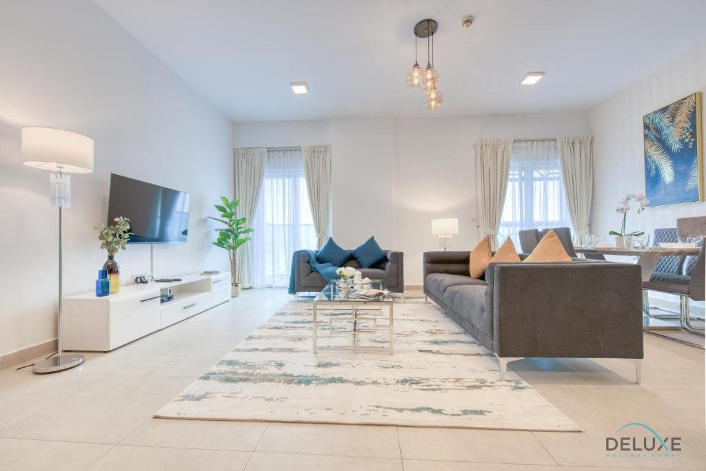Дубай: Splendid 2BR in Victoria Residency Al Furjan by Deluxe Holiday Homes