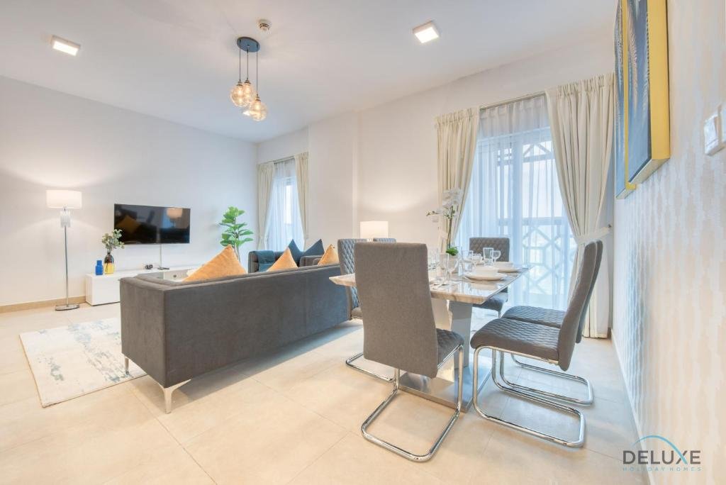 Дубай: Splendid 2BR in Victoria Residency Al Furjan by Deluxe Holiday Homes