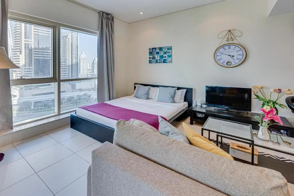 Дубай: Sea View Studio 10min from beach Royal Oceanic