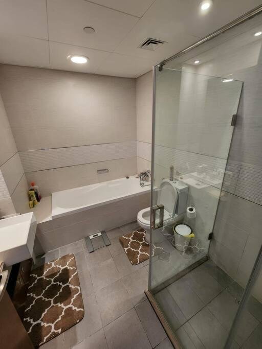 Абу-Даби: Cozy 1br in Iconic Tower