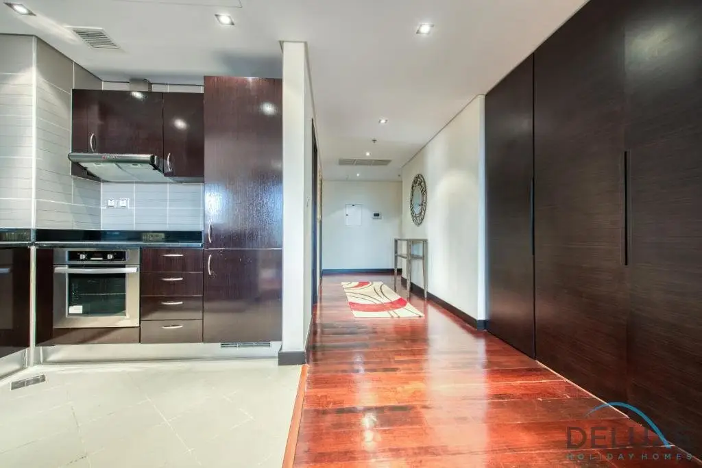 Дубай: Splendid 2 Bedroom Apartment at Royal Amwaj, Palm Jumeirah by Deluxe Holiday Homes