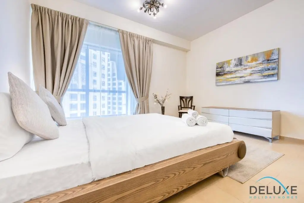Дубай: Classy 1BR in Bahar, Jumeirah Beach Residence by Deluxe Holiday Homes