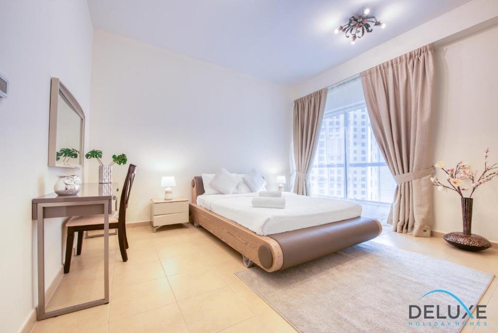 Дубай: Classy 1BR in Bahar, Jumeirah Beach Residence by Deluxe Holiday Homes