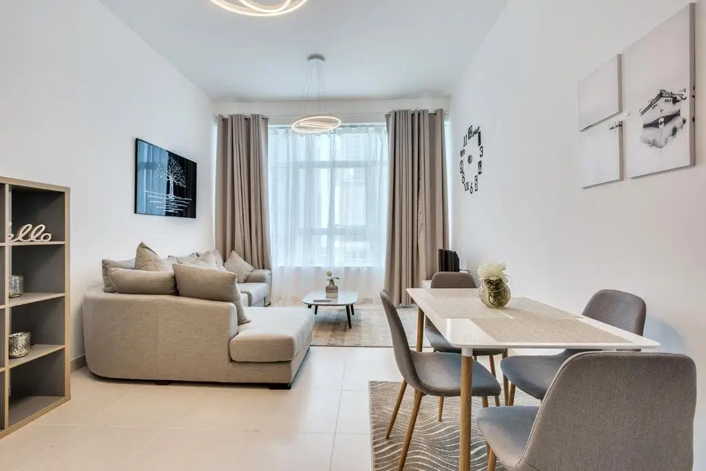Дубай: Stylish 2bd with Great View in Marina View Tower