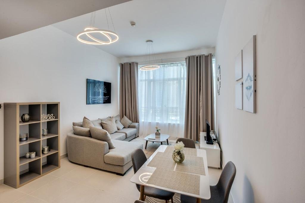Дубай: Stylish 2bd with Great View in Marina View Tower