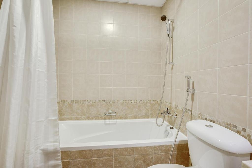 Дубай: Stylish 2bd with Great View in Marina View Tower