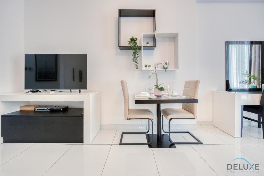 Дубай: Captivating Studio at Giovanni Boutique Suites DSC by Deluxe Holiday Homes