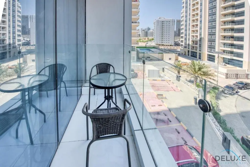 Дубай: Captivating Studio at Giovanni Boutique Suites DSC by Deluxe Holiday Homes