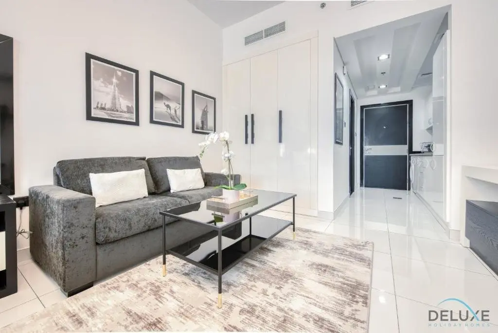 Дубай: Captivating Studio at Giovanni Boutique Suites DSC by Deluxe Holiday Homes